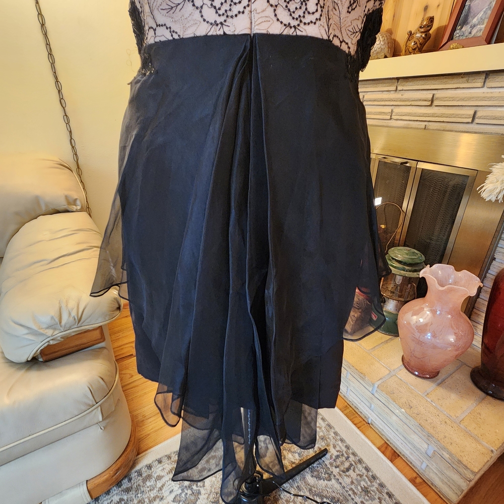 Marchesa Notte | Stunning Black Lace & Silk Tiered Mini - Size 14 - Picture 7 of 8
